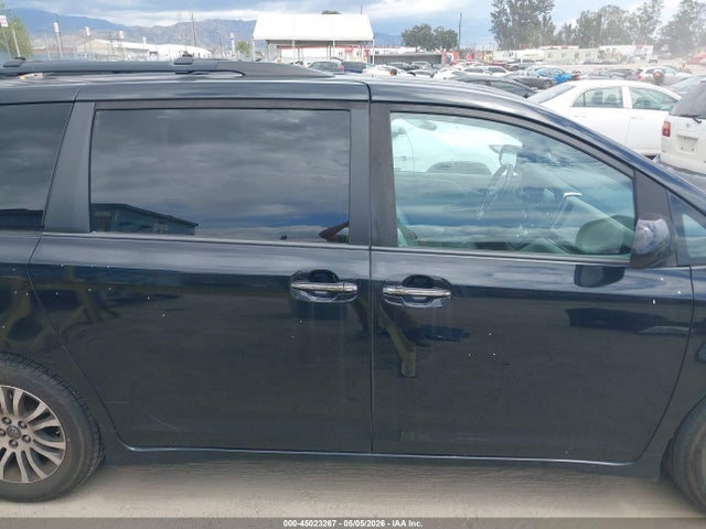 Toyota Sienna Xle 8 Passenger