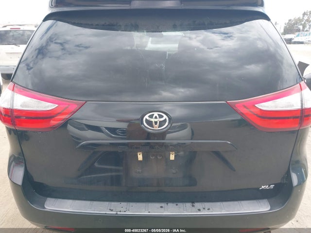 Toyota Sienna Xle 8 Passenger
