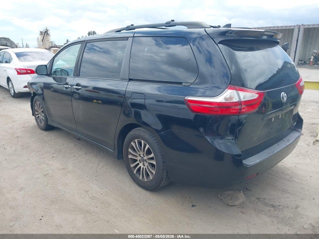 Toyota Sienna Xle 8 Passenger
