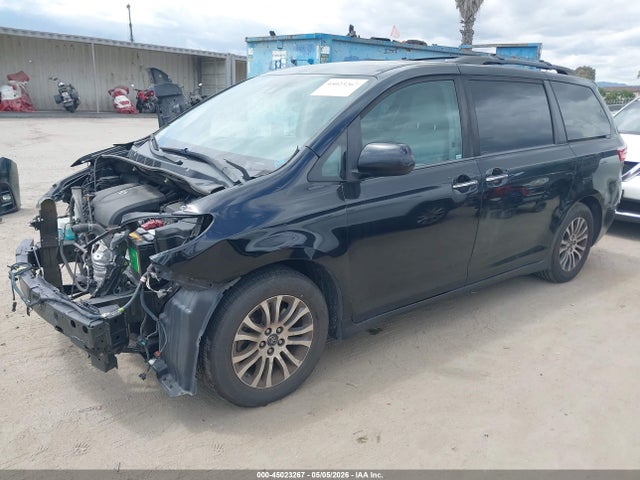 Toyota Sienna Xle 8 Passenger