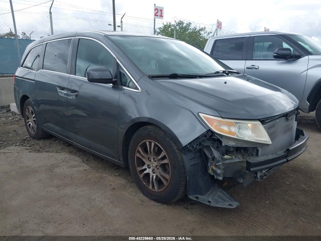 Salvage Honda Odyssey Image