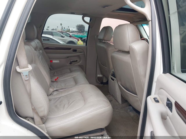 Cadillac Escalade Standard
