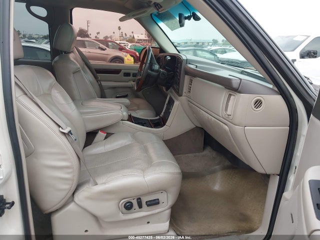 Cadillac Escalade Standard