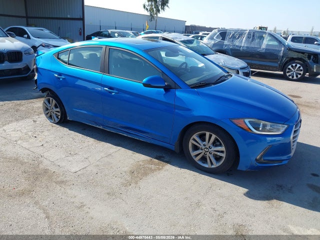 Salvage Hyundai ELANTRA Image