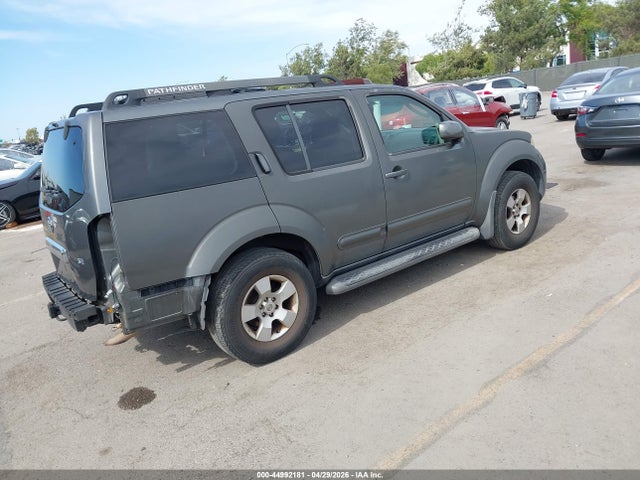 Nissan Pathfinder Se