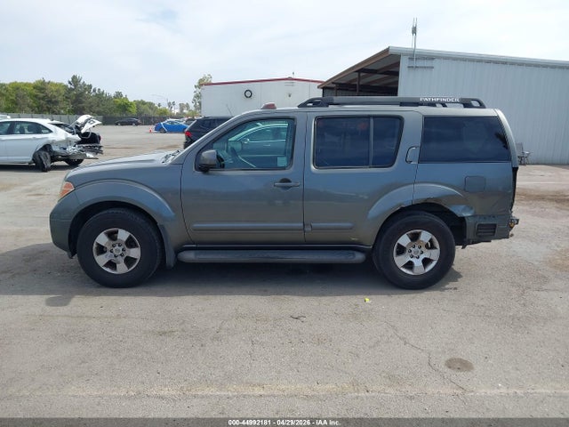 Nissan Pathfinder Se