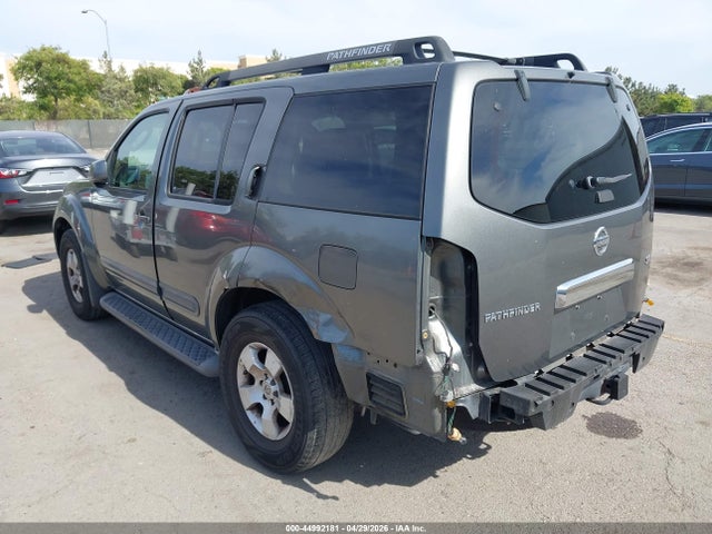 Nissan Pathfinder Se