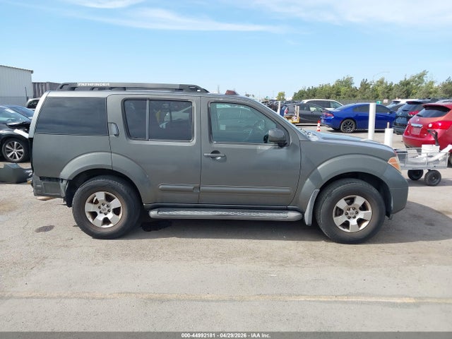 Nissan Pathfinder Se