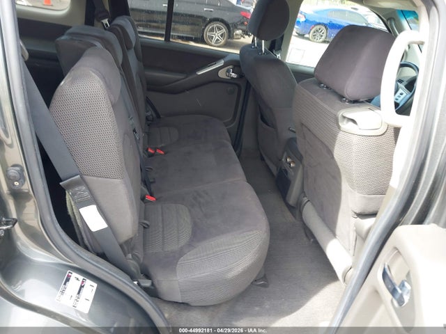 Nissan Pathfinder Se