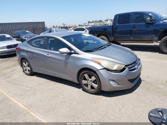Salvage Hyundai ELANTRA Image