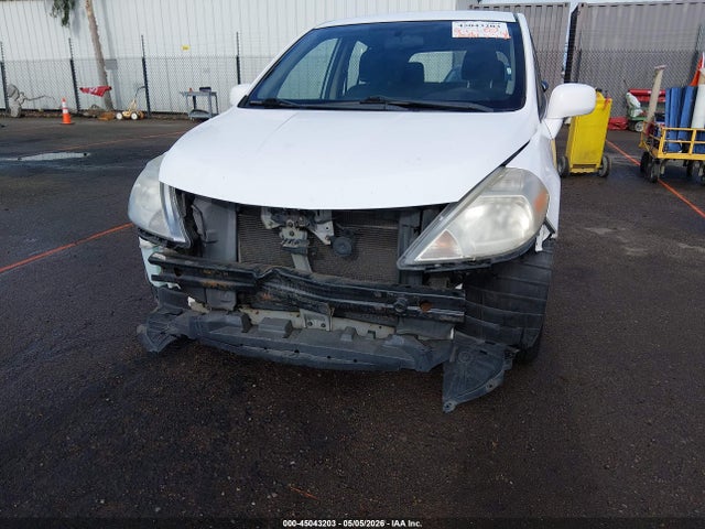 Nissan Versa 1.8 S