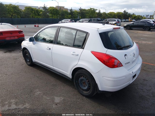 Nissan Versa 1.8 S