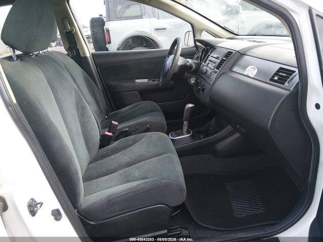 Nissan Versa 1.8 S