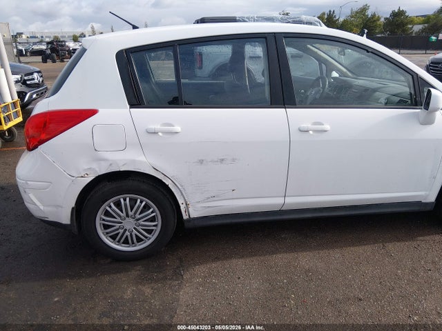 Nissan Versa 1.8 S