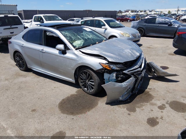 Salvage Toyota Camry Image