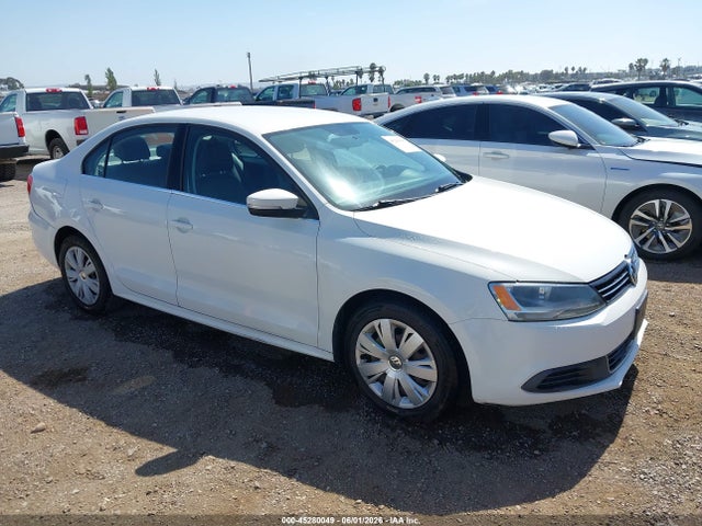 Salvage Volkswagen Jetta Image