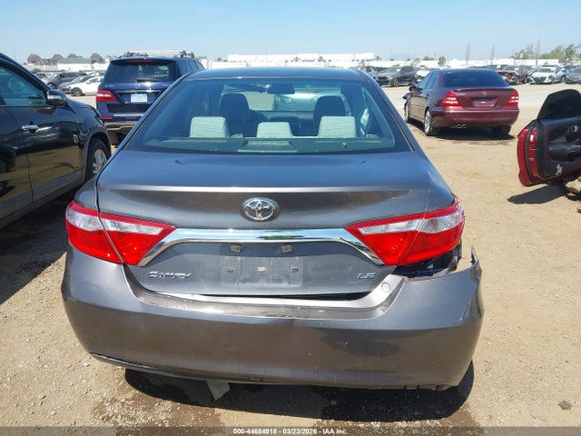 Toyota Camry Le