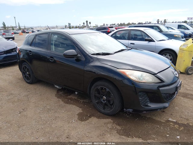 Salvage Mazda Mazda3 Image