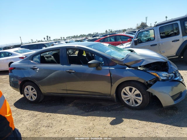 Nissan Versa 1.6 S