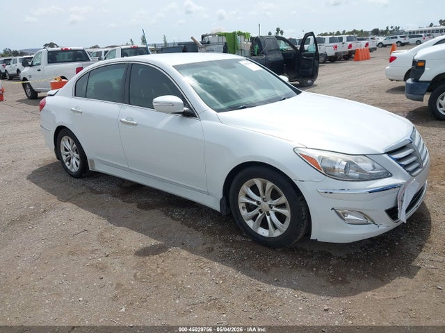 Salvage Hyundai Genesis Image
