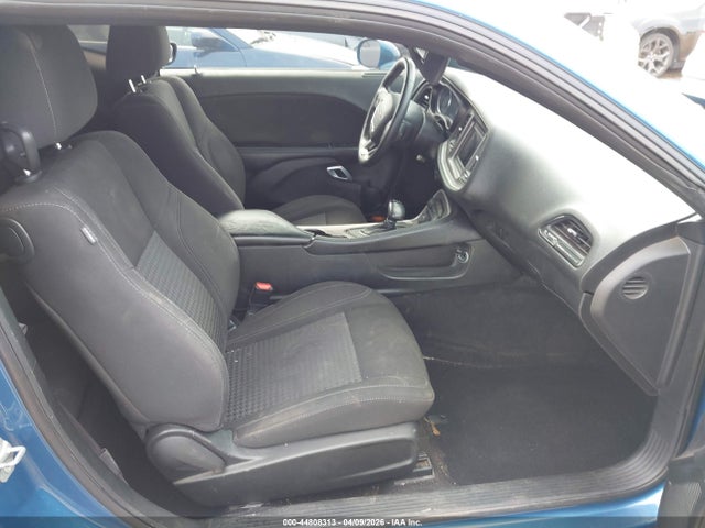 Dodge Challenger Sxt