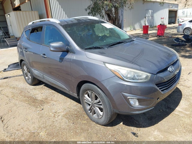 Salvage Hyundai TUCSON Image