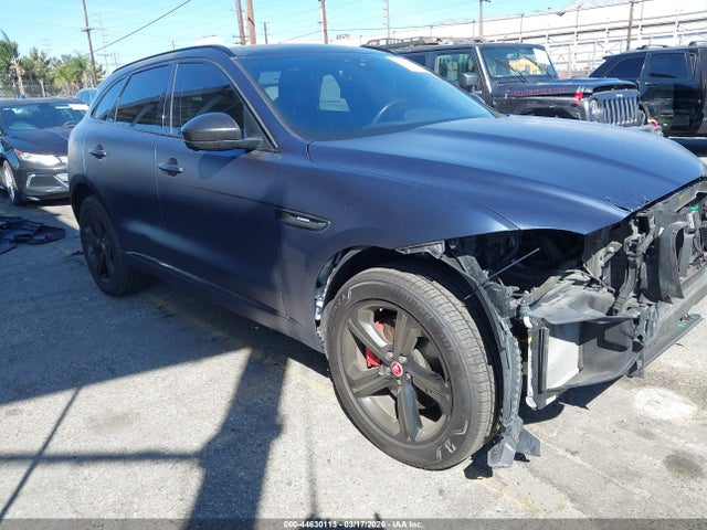 Salvage Jaguar F-PACE Image