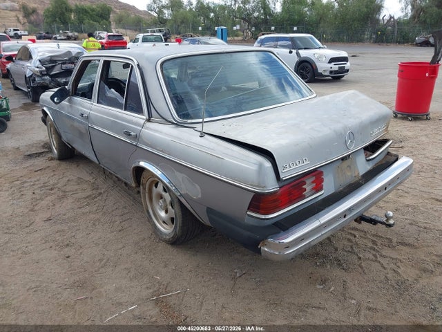 Mercedes-Benz 300 Dt