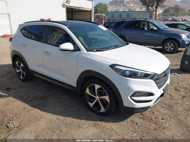 Salvage Hyundai TUCSON Image