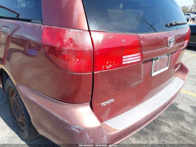 Toyota Sienna Le