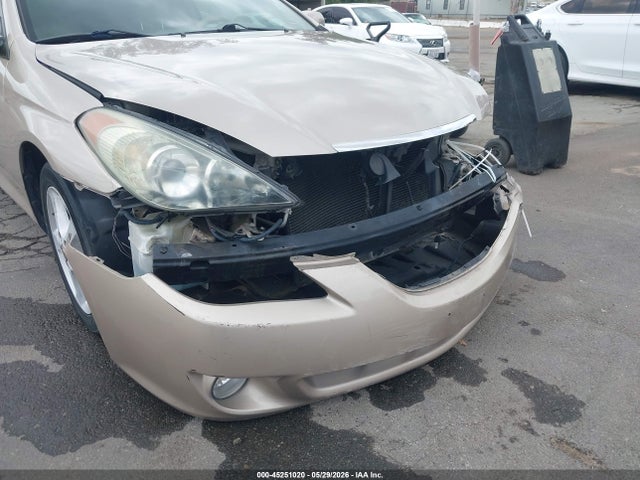 Toyota Camry Sle V6