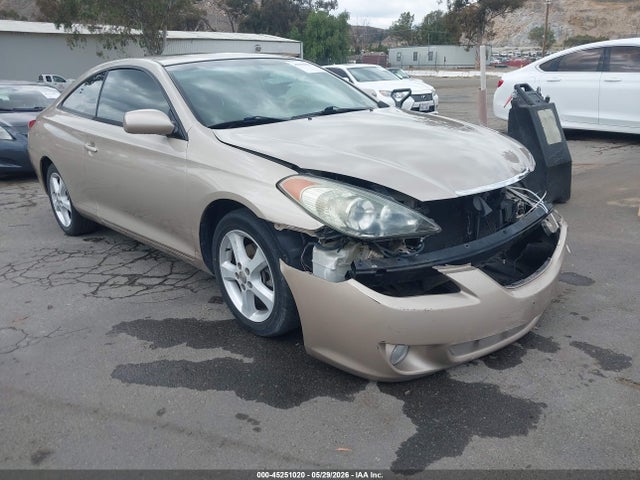 Salvage Toyota Camry Image