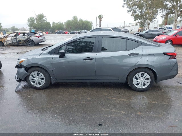 Nissan Versa 1.6 S