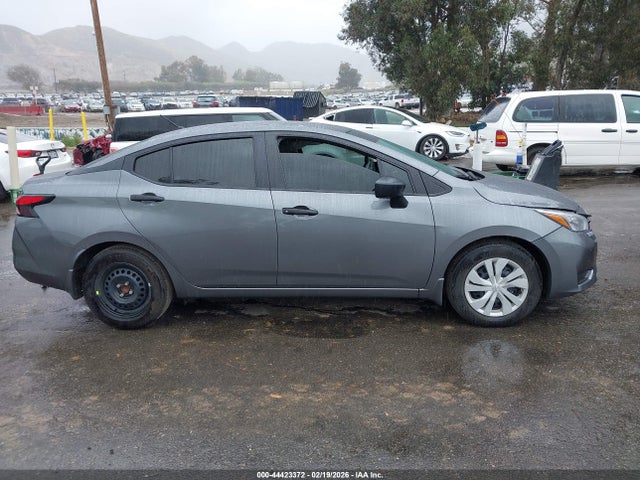 Nissan Versa 1.6 S