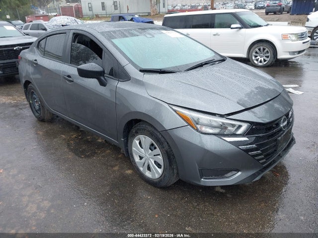 Salvage Nissan Versa Image