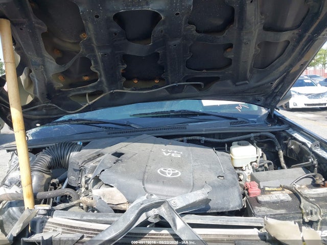 Toyota Tacoma Base V6