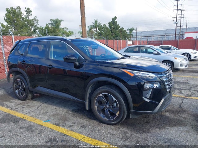 Salvage Nissan Rogue Image