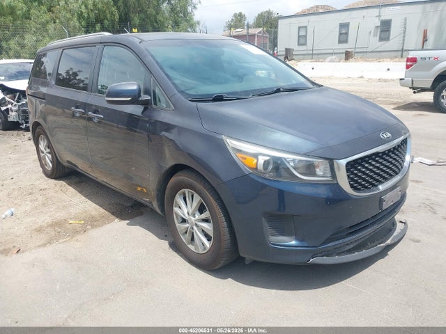 Salvage Kia Sedona Image