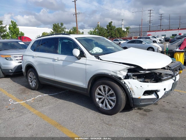 Salvage Volkswagen Tiguan Image