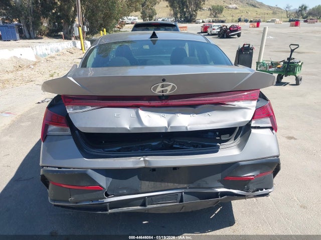 Hyundai ELANTRA Sel