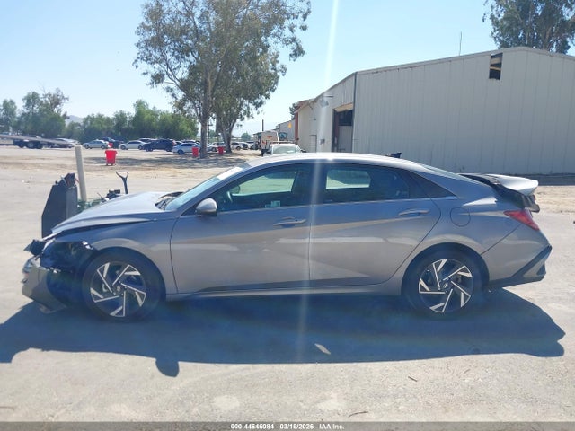 Hyundai ELANTRA Sel