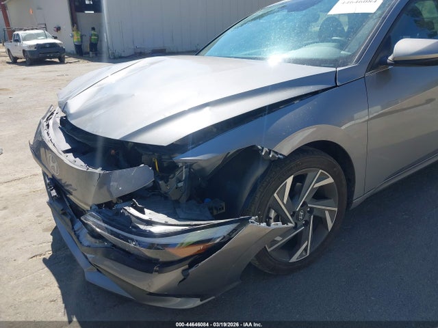 Hyundai ELANTRA Sel