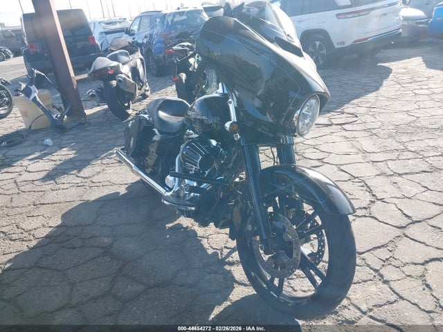 Salvage Harley-Davidson Flhxs Image