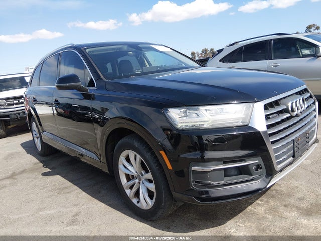 Salvage Audi Q7 Image