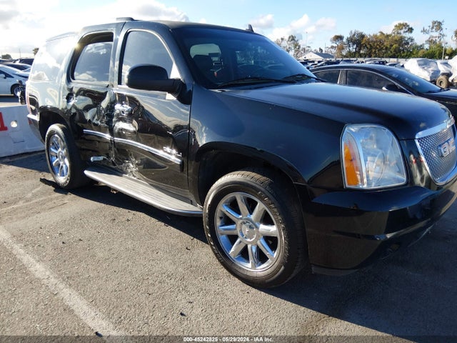 Salvage GMC Yukon Image