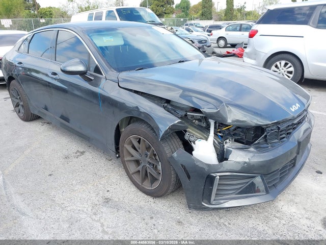 Salvage Kia K5 Image