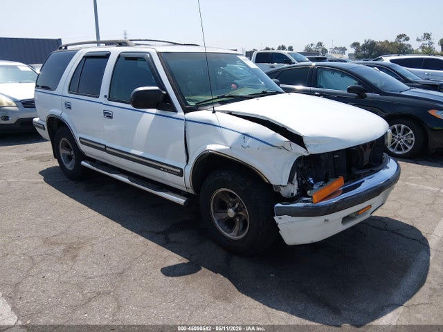 Salvage Chevrolet Blazer Image