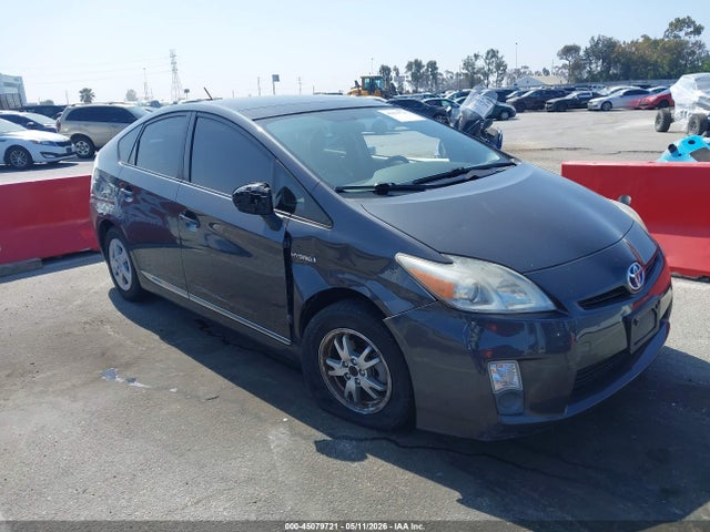 Salvage Toyota Prius Image