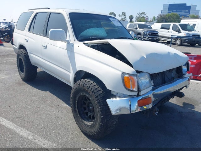 Salvage Toyota 4Runner Image