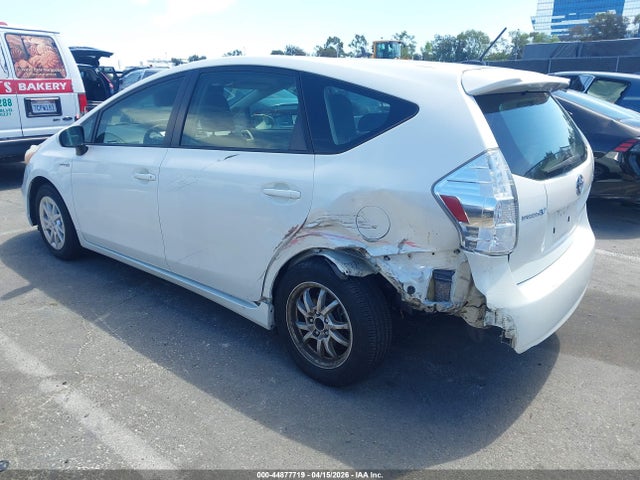 Toyota Prius v Three